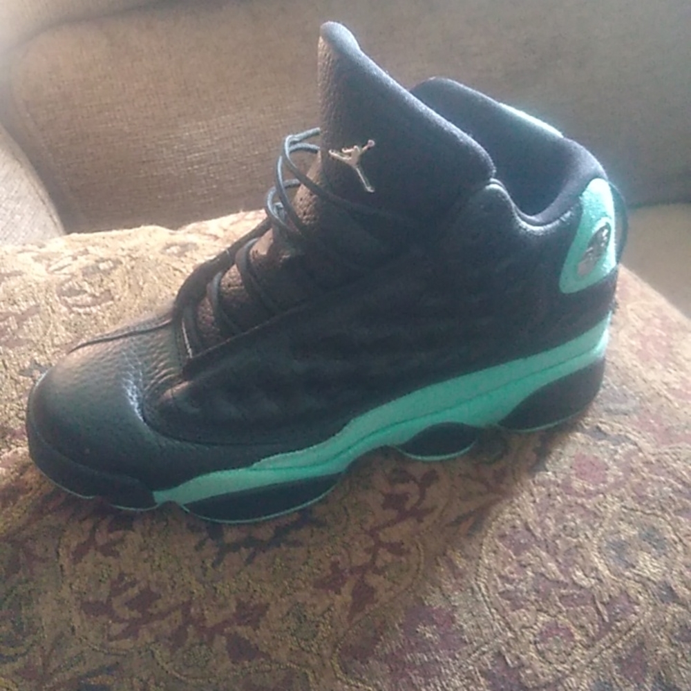Jordan 13s retro female size 5 and 1/2